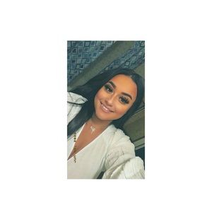 Meet your Posher, Sarina